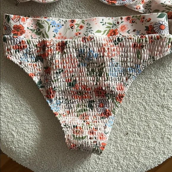 Floral Bikini Set - Picture 4 of 4